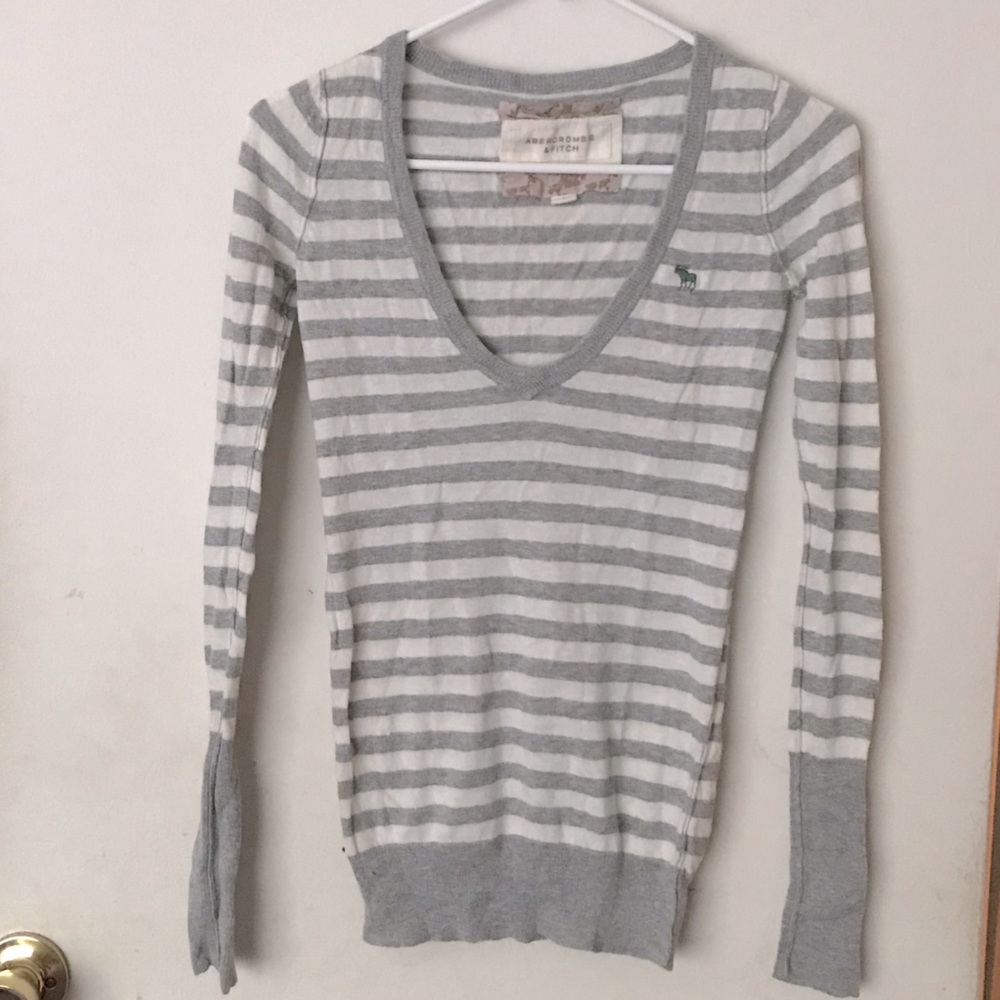 Abercrombie & Fitch sweater